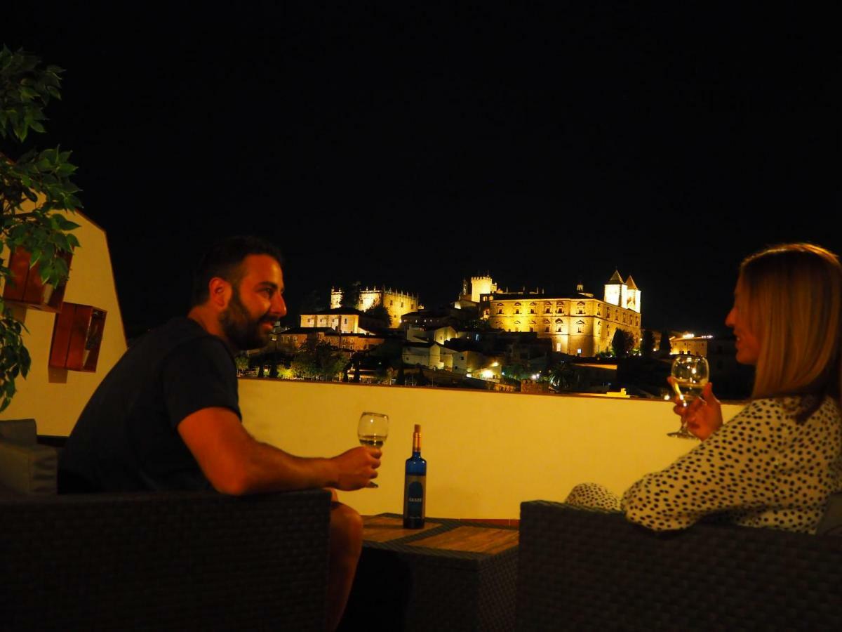 Apartamento Turístico. AZAHAR. Cáceres. Esterno foto